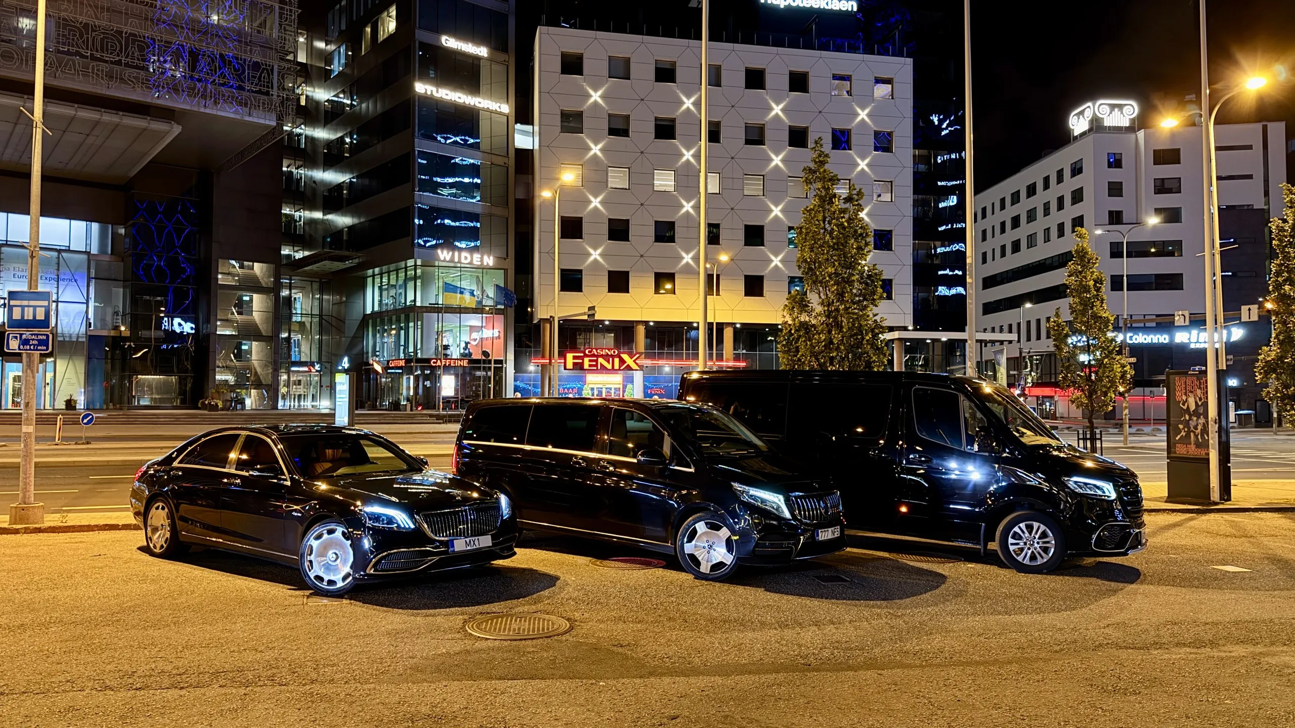 SoloTransferi autopark öisel Tallinnal — dispetšer 24/7 üle Eesti ja Baltikumi
